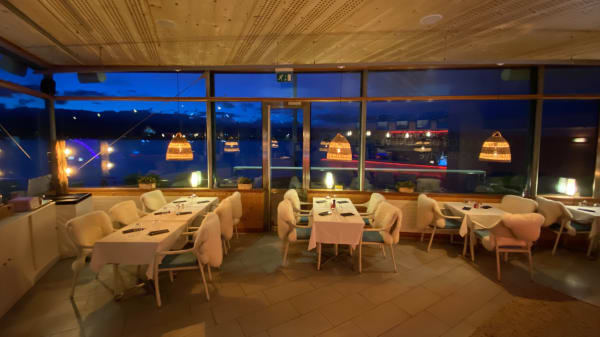 La Tour Carr e Yacht Club De Gen ve In Cologny Restaurant Reviews la-tour-carr-e-yacht-club-de-gen-ve-in-cologny-restaurant-reviews