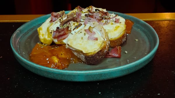 Bruschetta de bacon, brie e compota - Karma's Food, Pedrouços