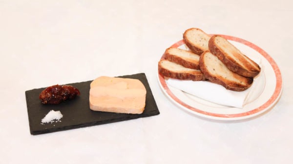 foie gras de canard cuit en terrine - Auberge fleurie, Châlonvillars