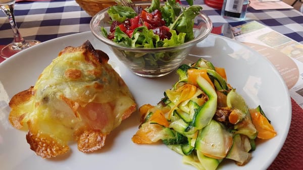 Pavé de Cabillaud, saveurs du midi, croute fine de pomme de terre - Le VLT, Nice