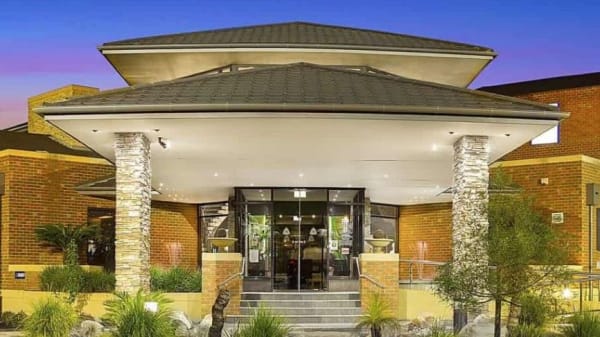 Mulgrave Country Club Bistro in Wheelers Hill (VIC) - Restaurant Reviews,  Menus and Prices | TheFork