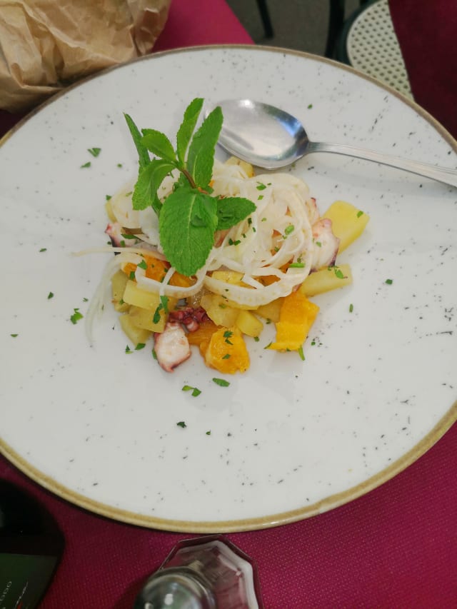 Insalata di polpo cbt, olive taggiasche e patate allavinaigrette di agrumi  - Ristorante Borsieri 39, Milan