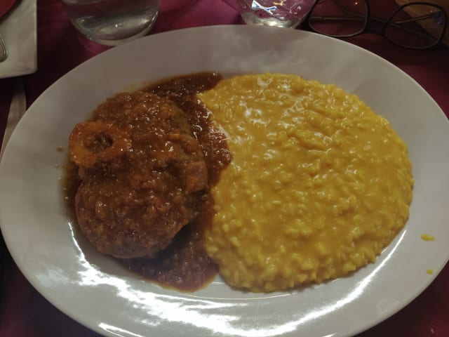 Risotto alla milanese con ossobuco  - Ristorante Borsieri 39