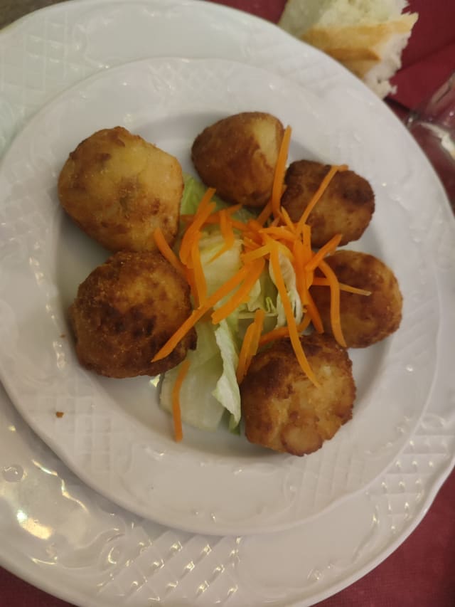 Suckling Pig Croquettes - Mesón Don Sancho, Segovia