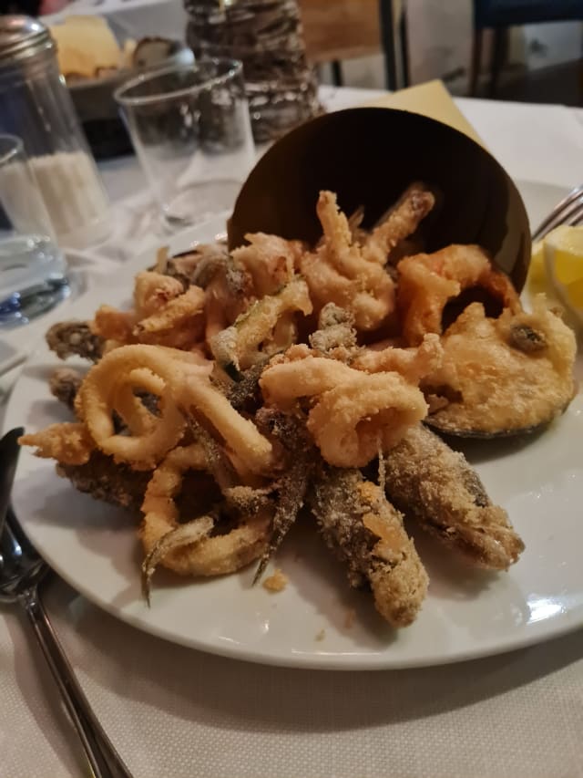 Calamares fritos - Sa Piola Restaurant, Cagliari