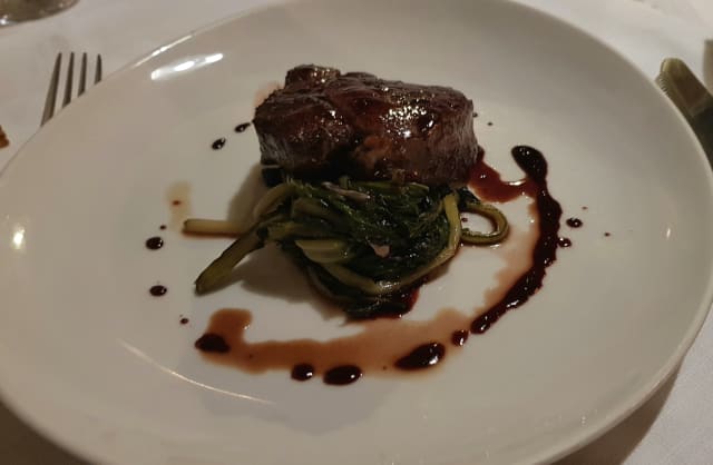 Filete de res en reducción con cannonau  - Sa Piola Restaurant, Cagliari