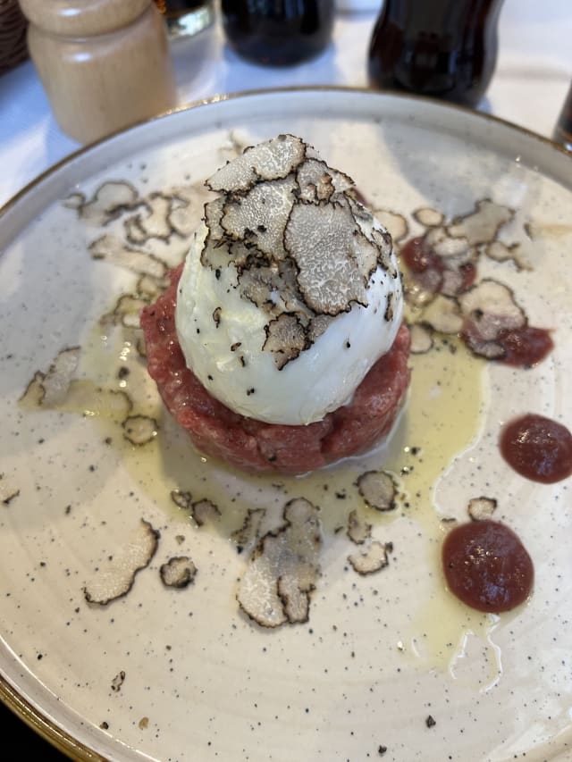 TARTARE DI MANZO CON BUFALA E TARTUFO - Matto Matto, Florence