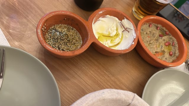 Zaatar and labneh - Bey-root Lisbon, Lisbon