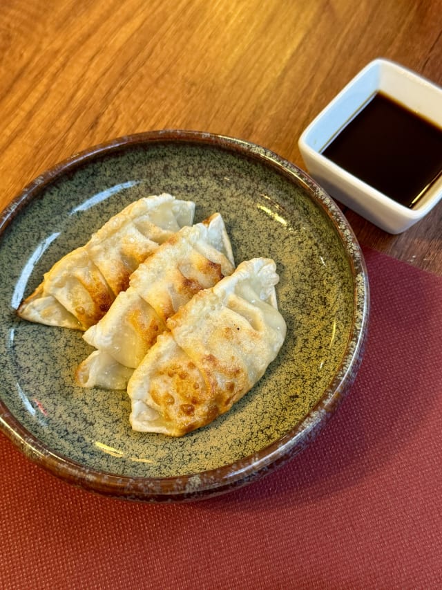 Gunmandu Legumes Bulgogi (Carne De Vaca) (5 un) - K-BOB - Restaurante Coreano (Praça de Espanha), Lisbon