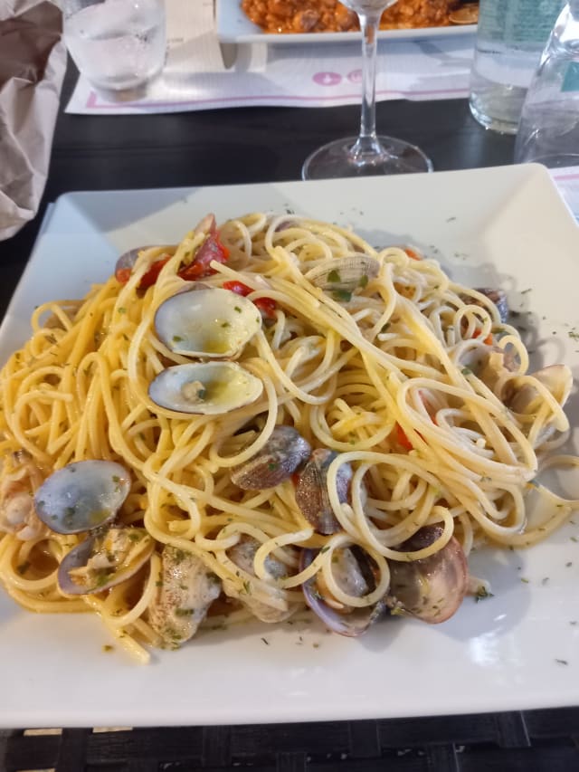 Gli Spaghetti Alle Vongole - Il Sette, Genoa