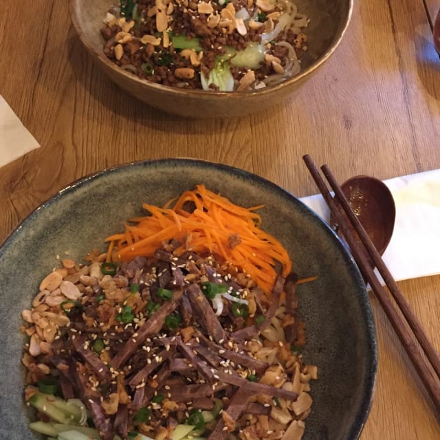 Nouilles au boeuf parfumés aux cinq épices - So Noodles, Paris