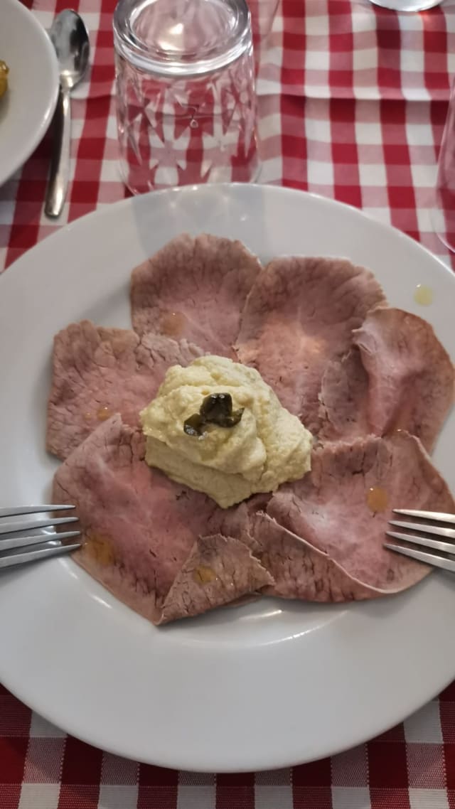 Vitello tonnato alla Maniera Antica - Trattoria Centrostorico