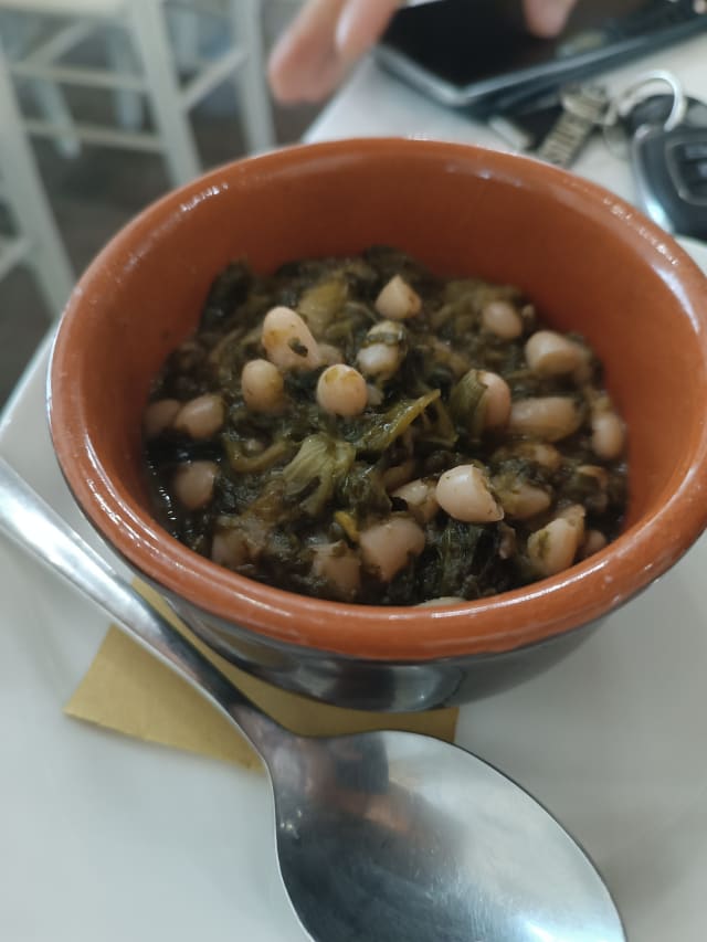 Tegamino di Broccoli e fagioli  - Casale Don Alfonso Agriturismo