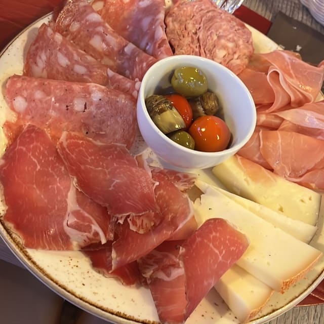 Tagliere salumi di Scarpaccia e pecorino - Da Pinocchio, Florence