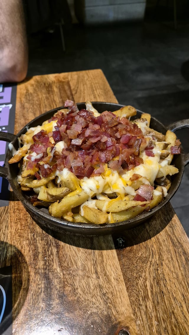 Bacon cheese fries - Provoka Madrid, Madrid