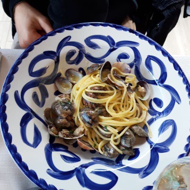 spaghetti a vongole veraci - Ristorante Aurora, Sirmione