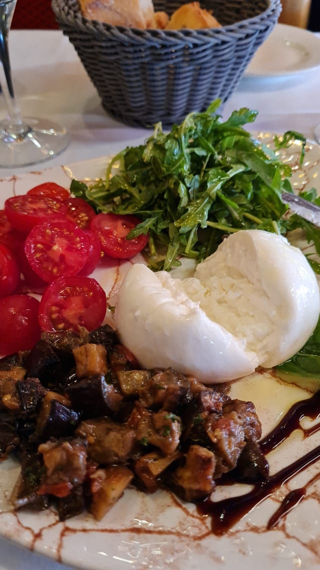 Mozzarella burrata - Auberge de Venise Montparnasse, Paris