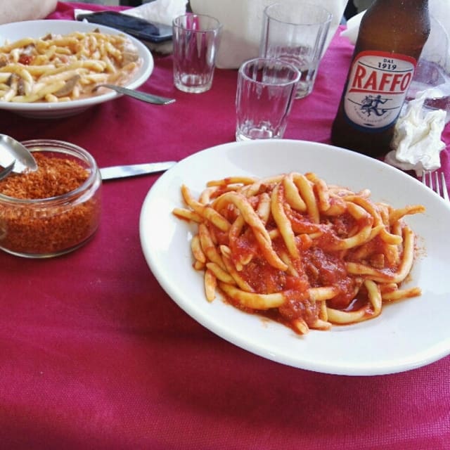 Frizzuli (pasta tipica locale condita fantasia dello chef) - Trattoria Le Lamie (Panorama mozzafiato )