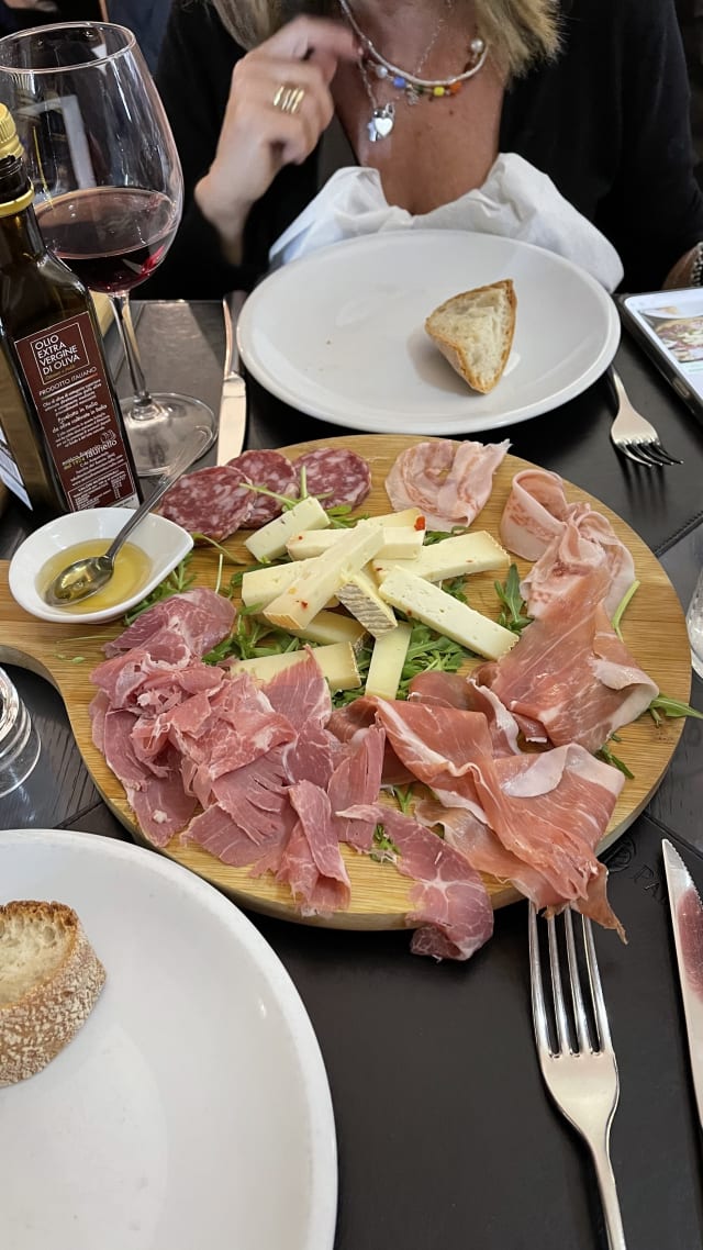 Tagliere Degustazione - Palazzo Petrucci Pizzeria, Naples