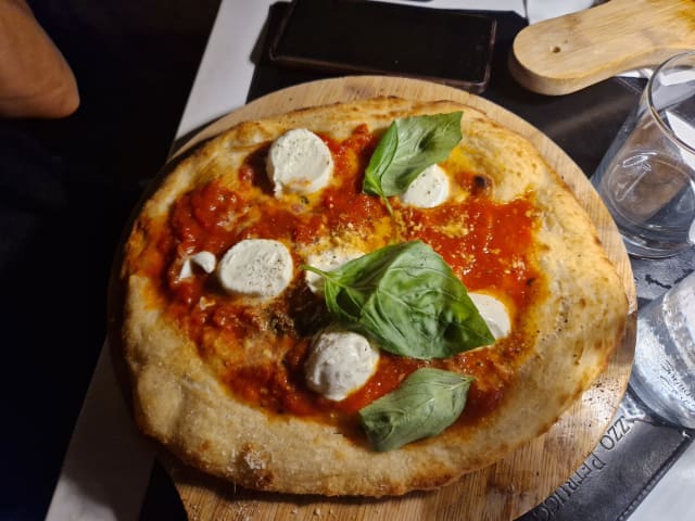 Montanara Fritta e al Forno - Palazzo Petrucci Pizzeria, Naples