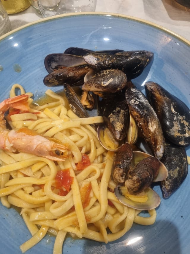 Scialatielli ai frutti di mare ( cozze, vongole, gamberi) - Fish House Restaurant, Savona