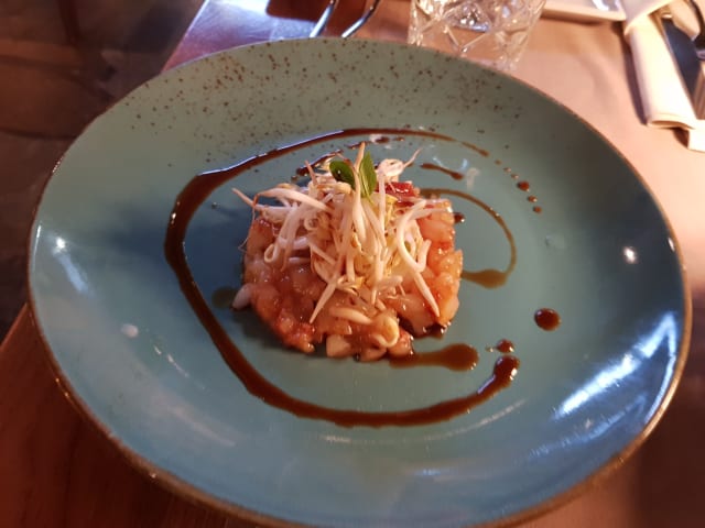 Tartare di gamberone con bufala, salsa teriyaki e germogli di soia - Castelli Gourmet, Milan