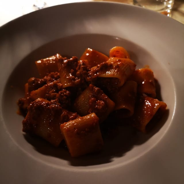 Mezze Maniche al Ragù di Chianina - Agriturismo Villetta Di Monterufoli