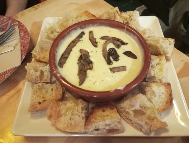 Cazuelita de queso fundido con setas - Macflai, Barcelona