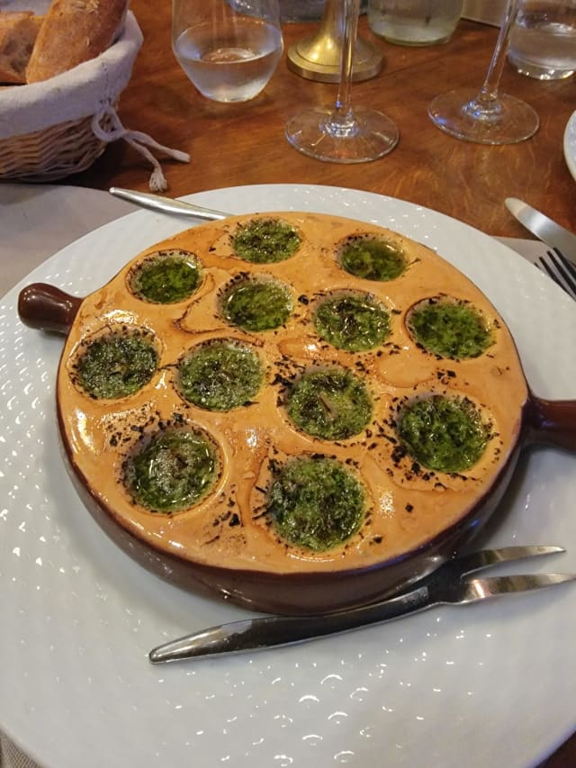 12 Escargots de Bourgogne au beurre persillé - L'Îlot Vache, Paris