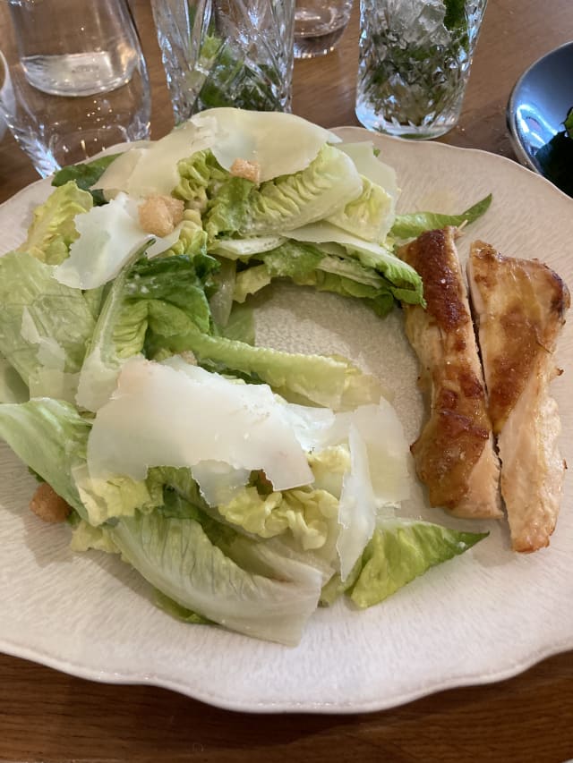 Salade Caesar poulet - Pierre Hermé, Paris