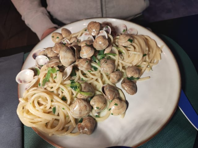 Spaghetti alle Vongole - Calypso Bistrotteria di Mare, Porto San Giorgio