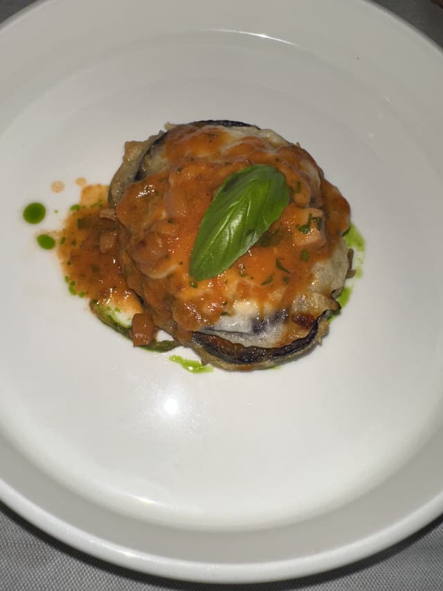 La parmigiana di melanzane in tempura ai frutti di mare  - Enoteca Vesta