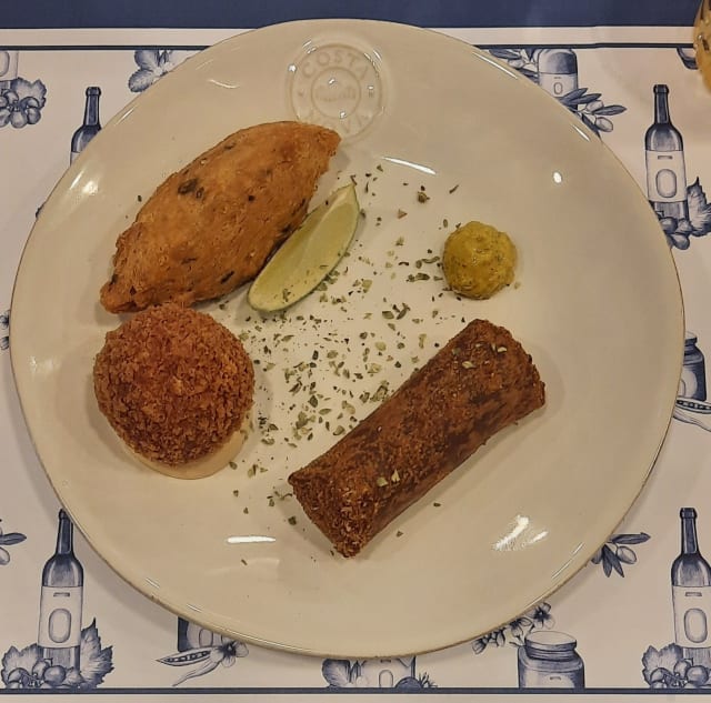 Trio de Salgados - STŌ Restaurante & Mercearia, Lisbon