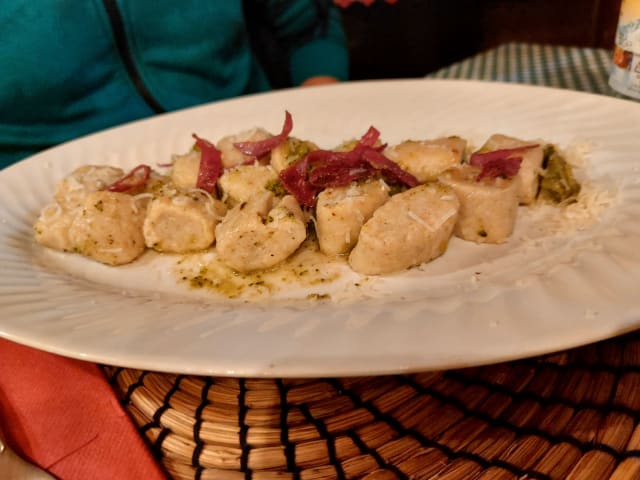 Gnocchi di ricotta broccoli e Pitina - Terre Petrussa