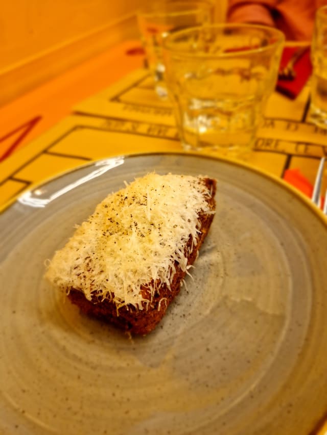 Lingotto cacio e pepe* - La Fraschetta di Portaportese, Rome