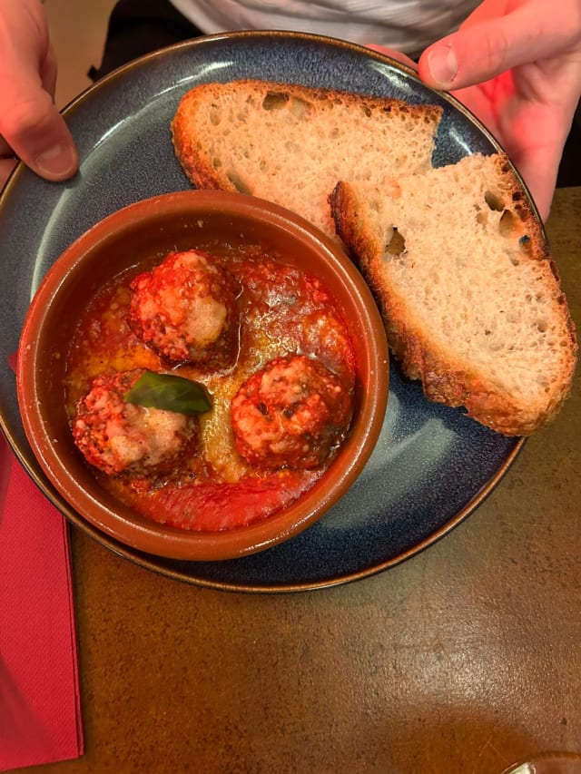 Le polpettine al sugo della nonna - Rua Taverna Gastronomica Italiana, Barcelona