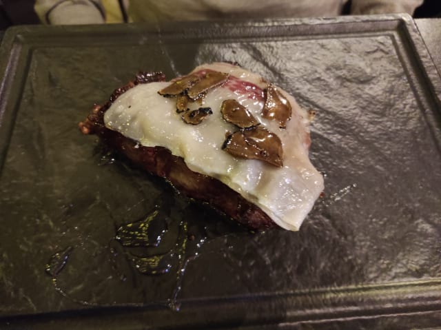 Filetto lardo tartufo bianco e miele al tartufo - I Carnefici, Ostia