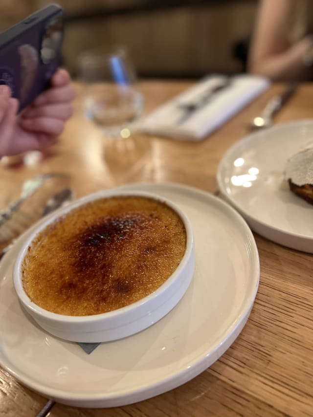 Crème Brûlée truffée - Un Jour à Peyrassol - Bar à Truffes, Paris