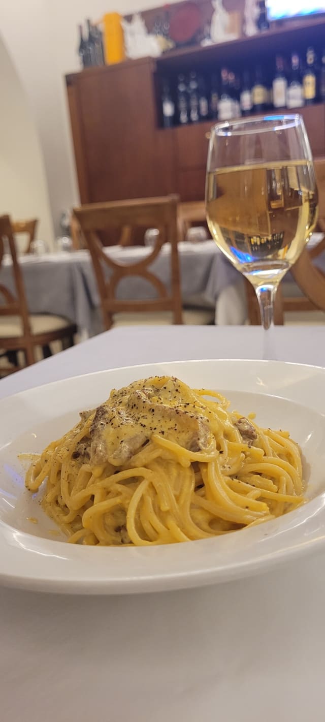 Spaghetti alla Carbonara - Julie's, Rome