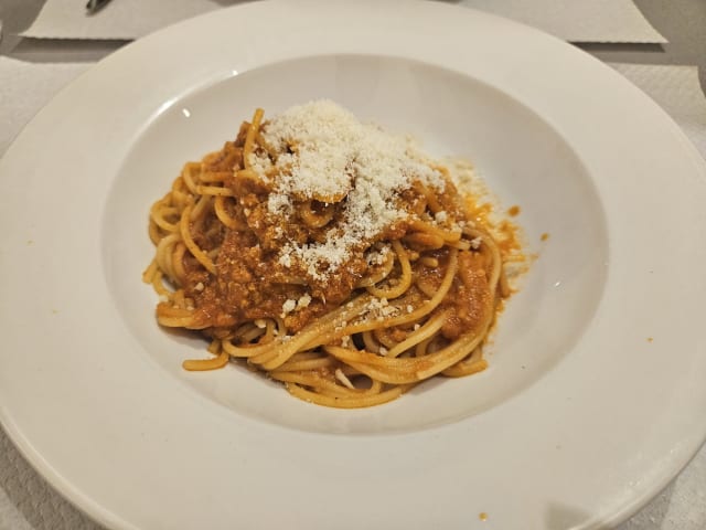 Spaghetti alla Bolognese - Julie's, Rome