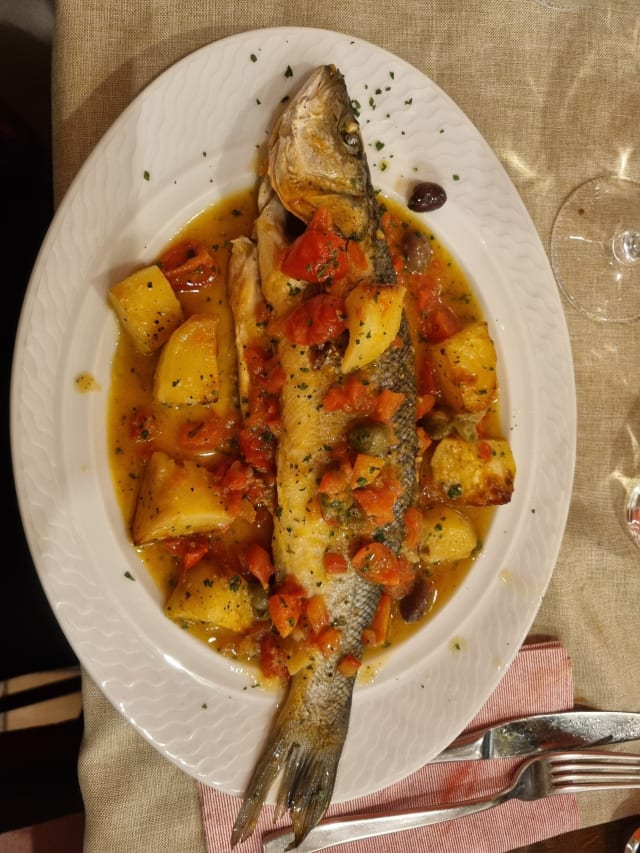 pesce dello giorno a forno - Osteria Alla Bandiera