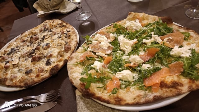 Rughetta salmone e stracciatella di bufala  - Ristorante La Contrada - Cerveteri, Cerveteri