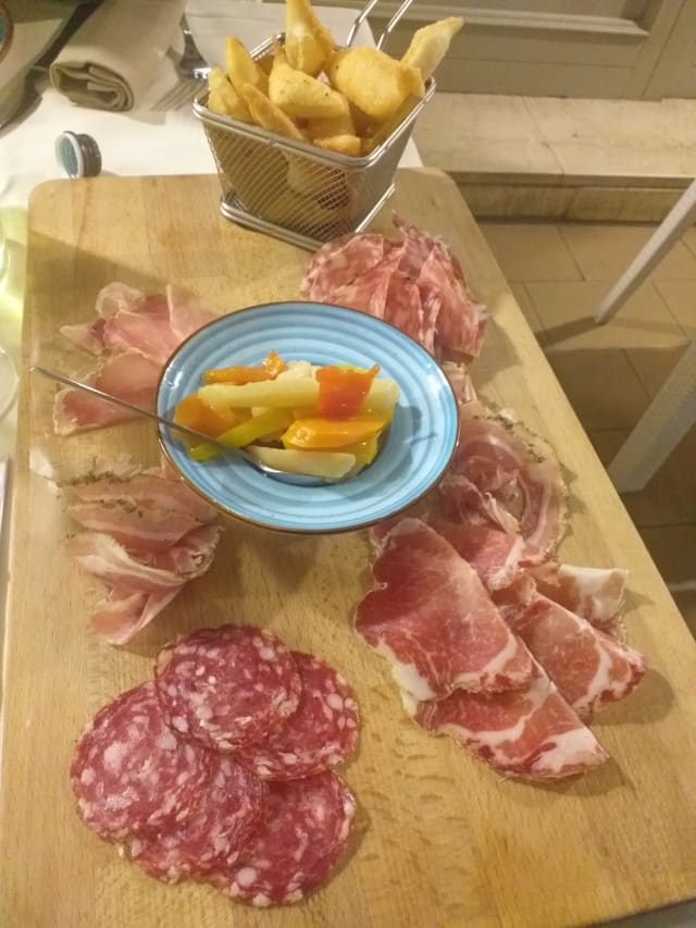 Tagliere di Salumi con Gnocco fritto - Ballarò Ristorante Pizzeria