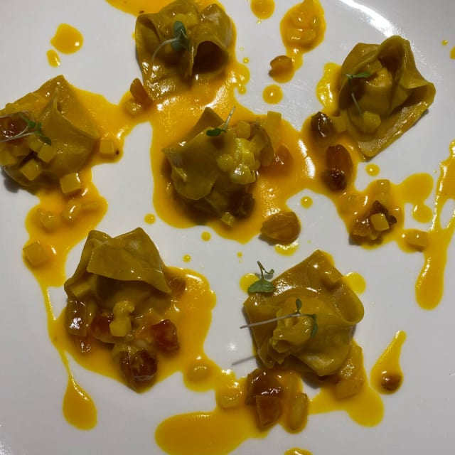 Tortelli con Asiago di fossa e carbonara di mele - Milleluci di Rubbio