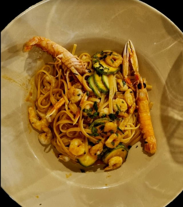 Tagliolini con scampi zucchine e gamberetti  - Osteria maria, Genoa