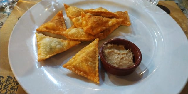 Panzotti  fritti con salsa di noci  - Osteria maria, Genoa