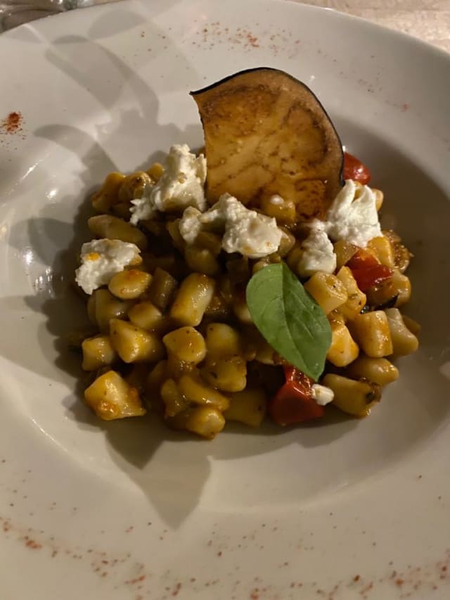 gnocchetti melanzane pomodoro e mozzarella - Le Casine sull'Asso Trattoria