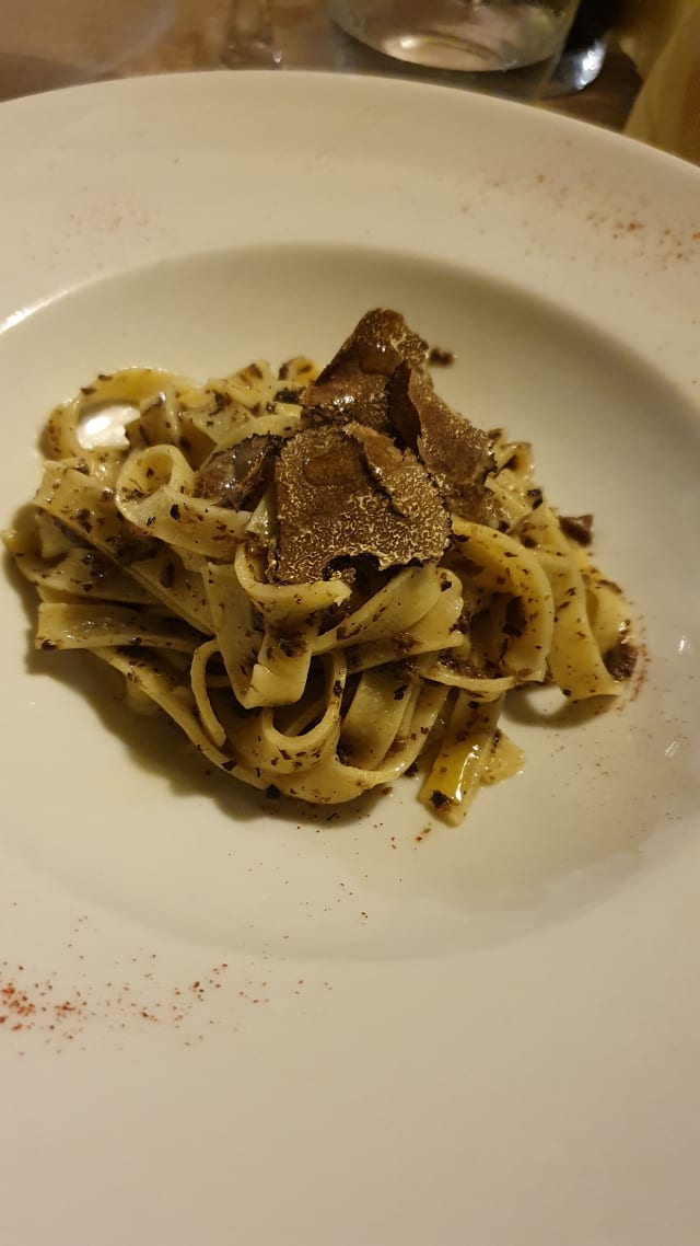 Tagliatelle al tartufo del Salento - Le Casine sull'Asso Trattoria