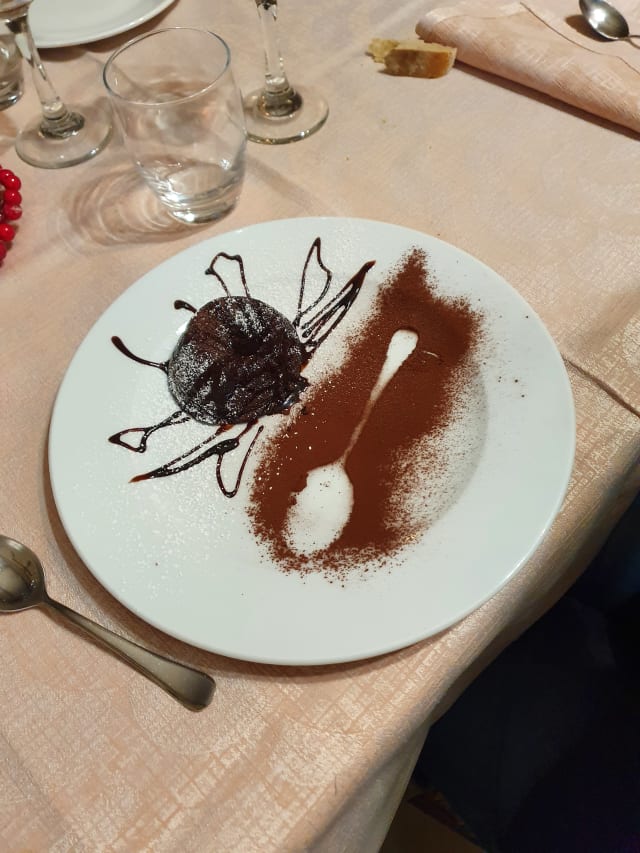 soufflè al cioccolato - Le Casine sull'Asso Trattoria