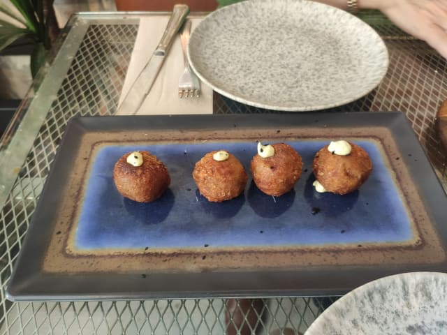 Croquetas de Langostino y Guajillo - Lynch Madrid, Madrid